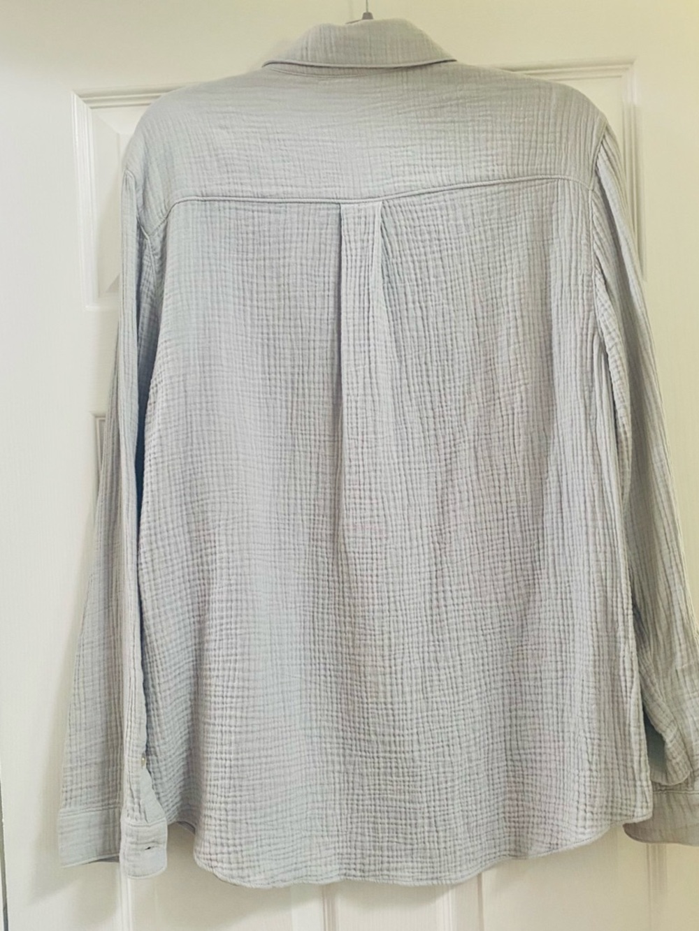 Faherty Indio Dream Cotton Gauze Button Up Light Grey Top Like New XL - Picture 2 of 6